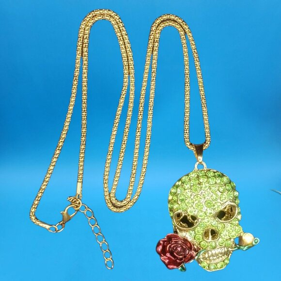 Green Rhinestone Skull Pendant Necklace w/ Red Rose – Gothic Gift Boxed Jewelry - Picture 4 of 8